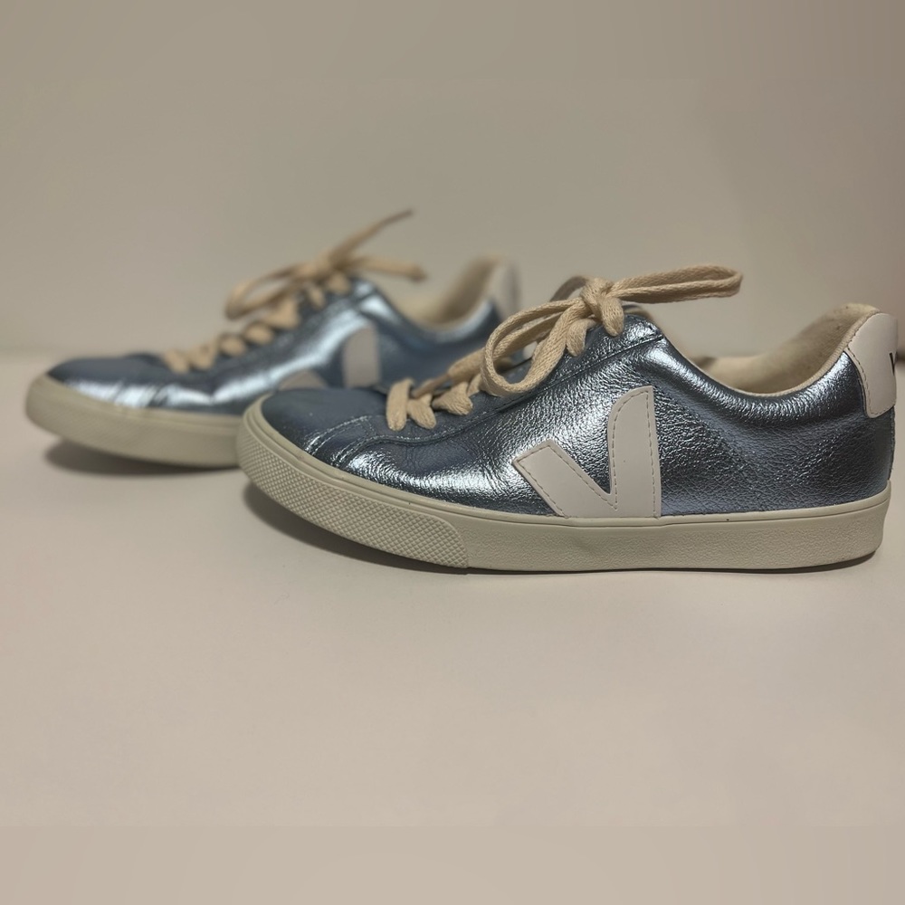 VEJA Metallic Blue Sneakers - Woman Sneakers - Size 6